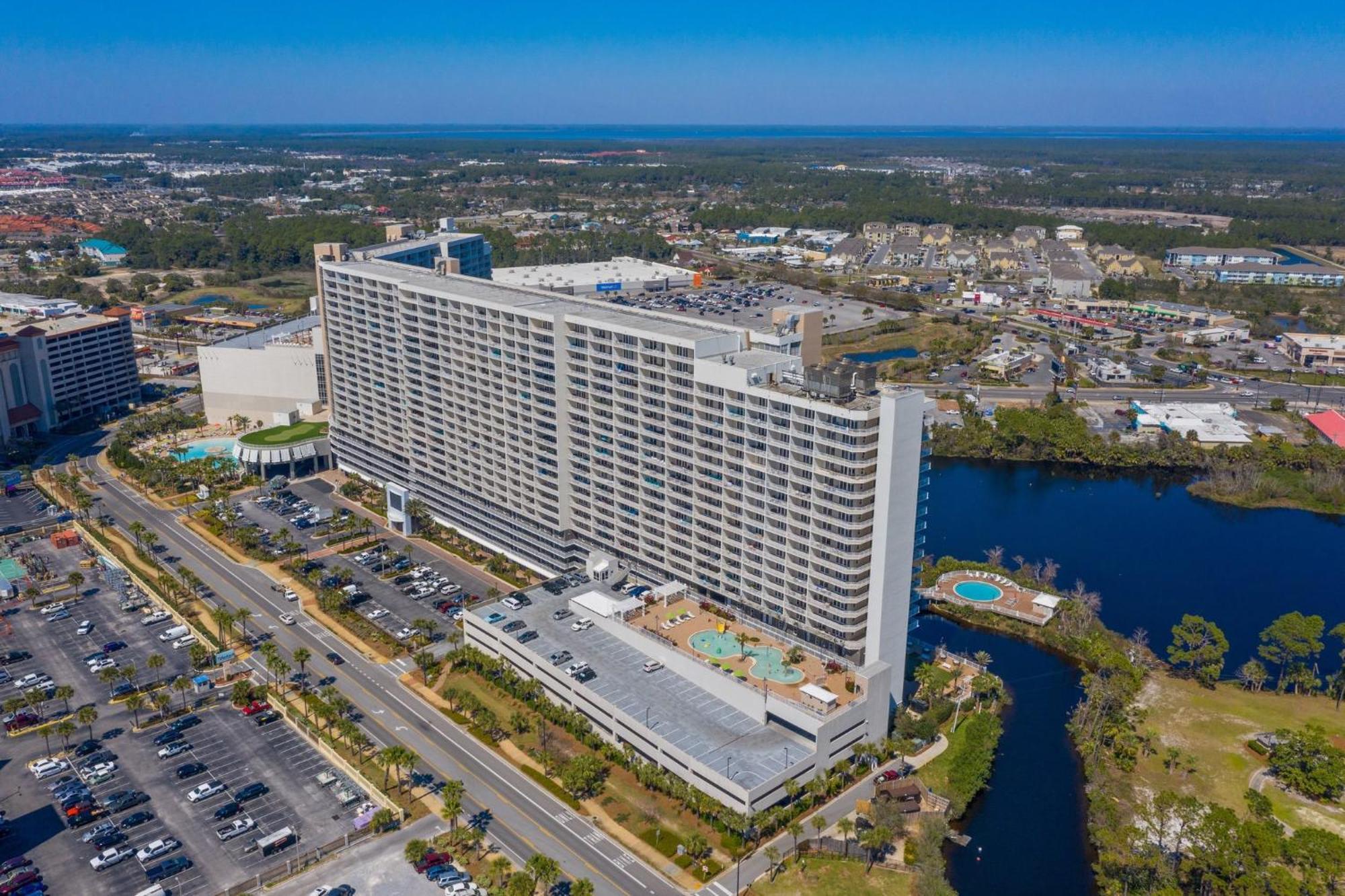 Laketown Wharf 1824 Apartment